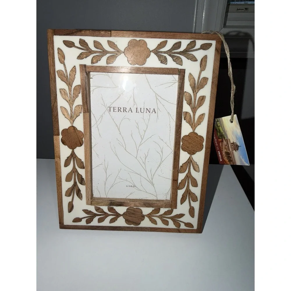 Photo Frame Picture Bone‎ and White Resin Floral Design Handmade India 4x6 L